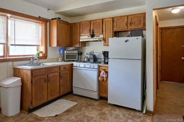 19 Roselawn Road, Central Valley, NY 10917