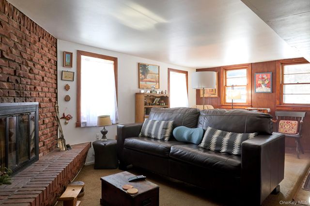 19 Roselawn Road, Central Valley, NY 10917