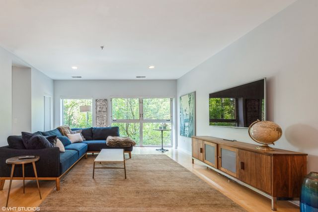 1421 Sherman Avenue 201, Evanston, IL 60201