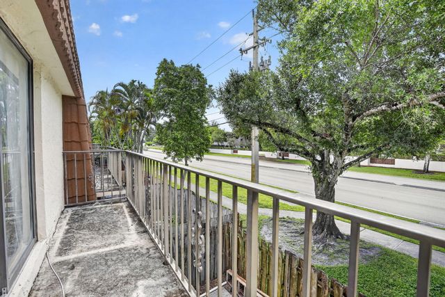 11556 NW 1ST Street, Plantation, FL 33325