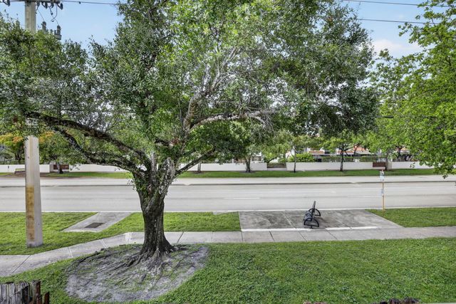 11556 NW 1ST Street, Plantation, FL 33325