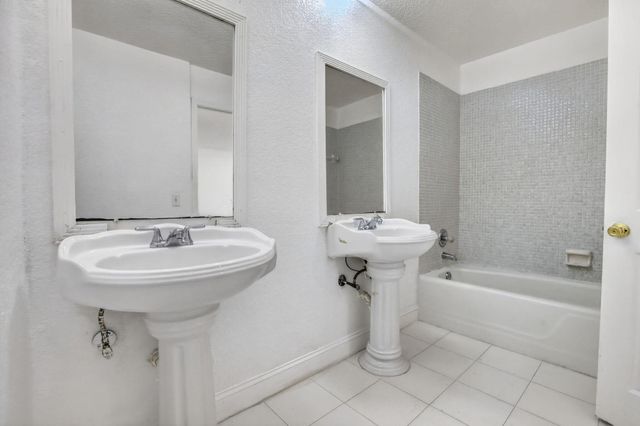 11556 NW 1ST Street, Plantation, FL 33325