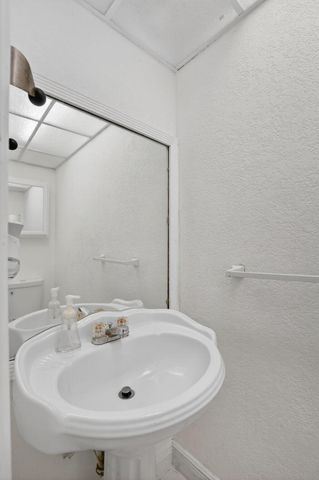 11556 NW 1ST Street, Plantation, FL 33325