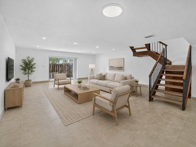 11556 NW 1ST Street, Plantation, FL 33325