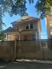 153-11 88th avenue, Jamaica, NY 11432