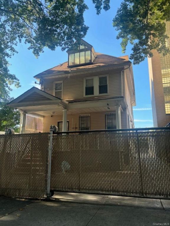 153-11 88th avenue, Jamaica, NY 11432