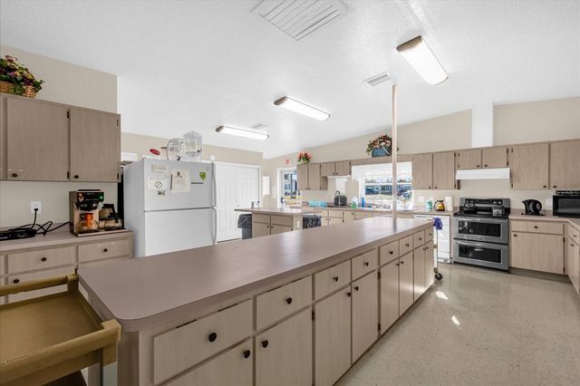 115 TROPICAL LANE, Leesburg, FL 34748