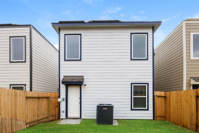 15228 Estrella East, Houston, TX 77073