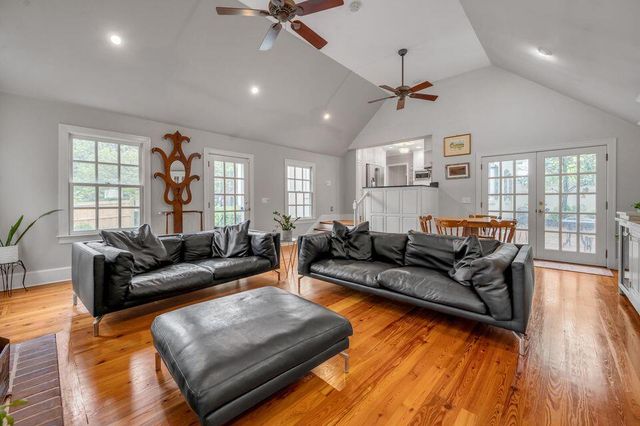 951 Cooper Drive, Lexington, KY 40502