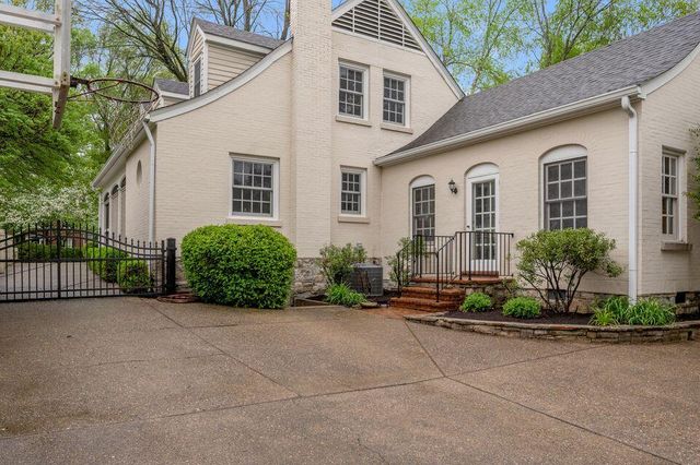 951 Cooper Drive, Lexington, KY 40502