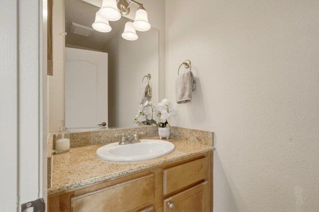 Image 17 of property listing at 41 Grandview Street 805, Santa Cruz, CA 95060