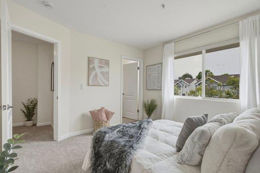 Image 18 of property listing at 41 Grandview Street 805, Santa Cruz, CA 95060