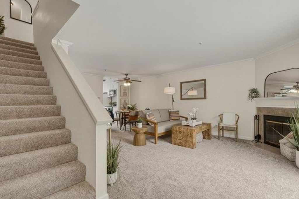 Image 4 of property listing at 41 Grandview Street 805, Santa Cruz, CA 95060