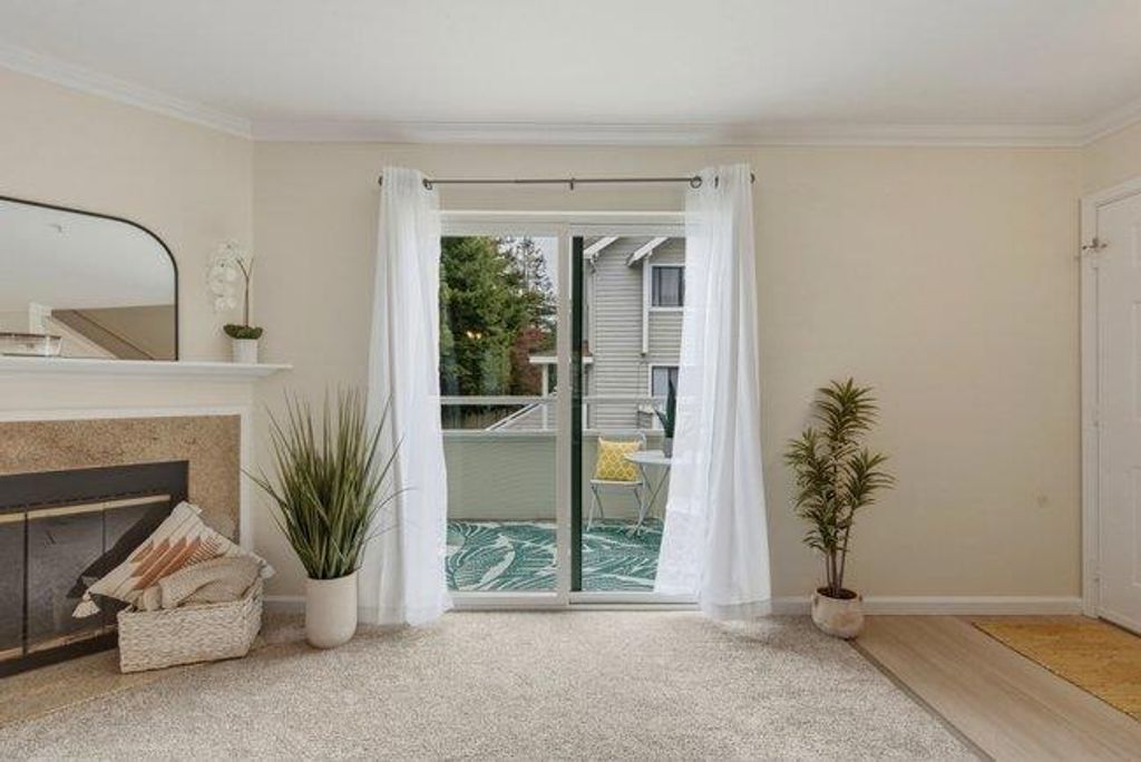 Image 8 of property listing at 41 Grandview Street 805, Santa Cruz, CA 95060