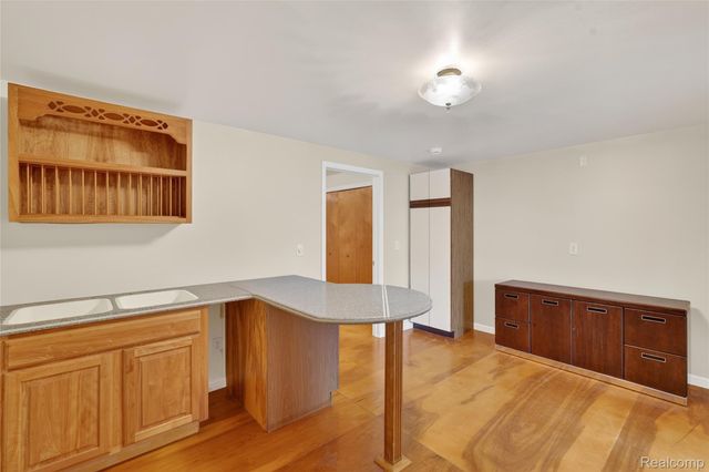 9624 Bridge Lake Road, Springfield Charter Township, MI 48348