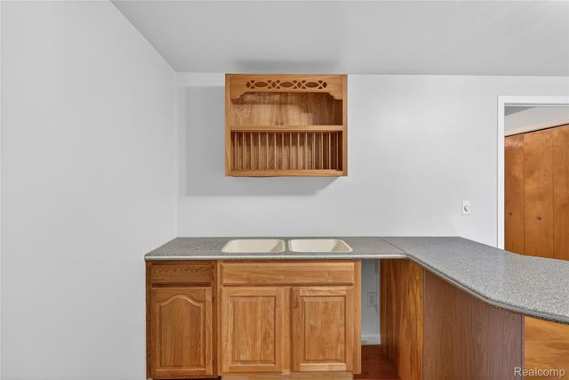 9624 Bridge Lake Road, Springfield Charter Township, MI 48348