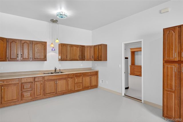 9624 Bridge Lake Road, Springfield Charter Township, MI 48348