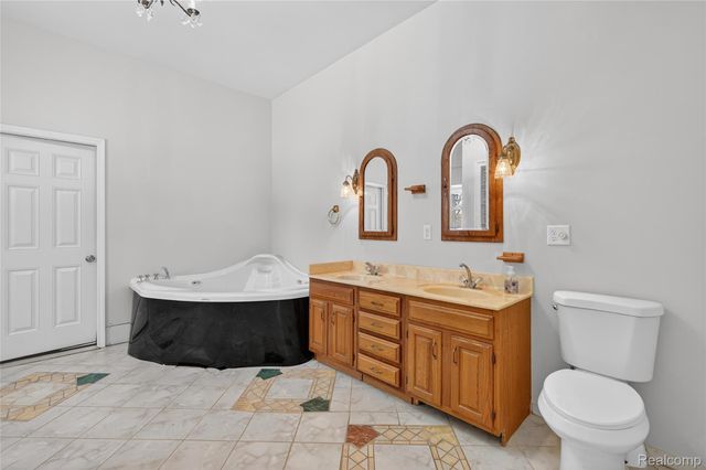 9624 Bridge Lake Road, Springfield Charter Township, MI 48348