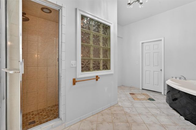 9624 Bridge Lake Road, Springfield Charter Township, MI 48348