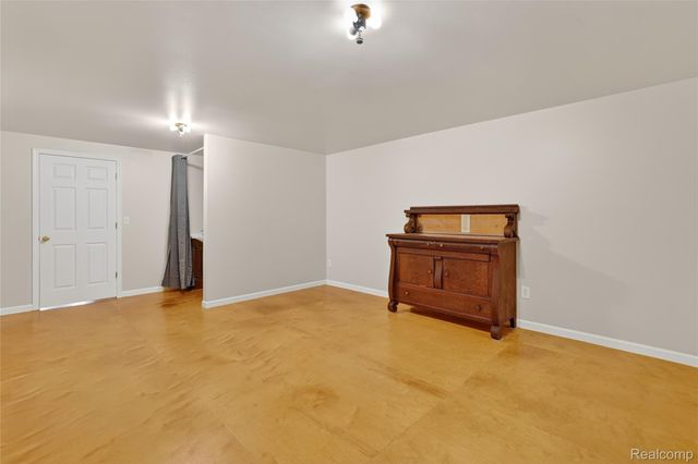 9624 Bridge Lake Road, Springfield Charter Township, MI 48348