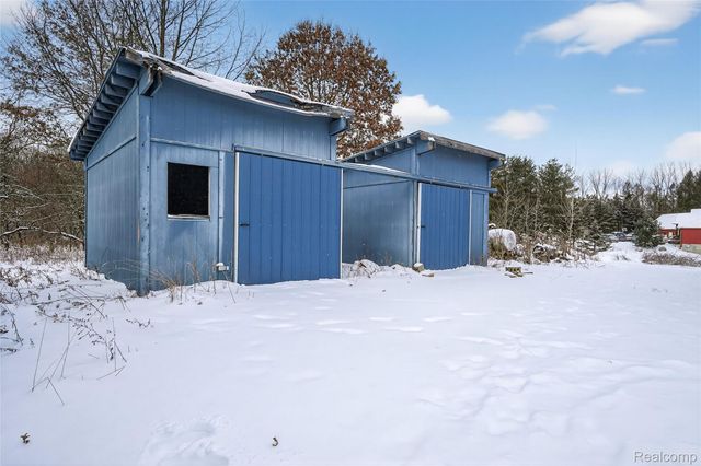 9624 Bridge Lake Road, Springfield Charter Township, MI 48348