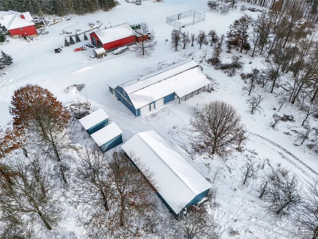 9624 Bridge Lake Road, Springfield Charter Township, MI 48348