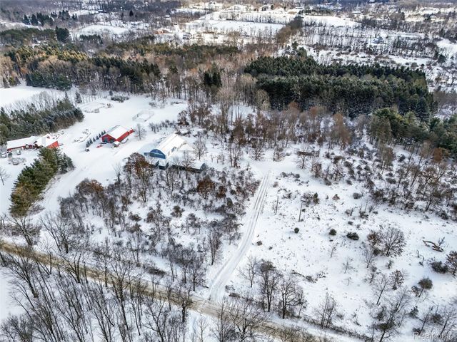 9624 Bridge Lake Road, Springfield Charter Township, MI 48348