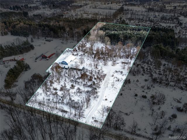 9624 Bridge Lake Road, Springfield Charter Township, MI 48348