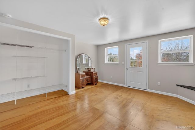 9624 Bridge Lake Road, Springfield Charter Township, MI 48348