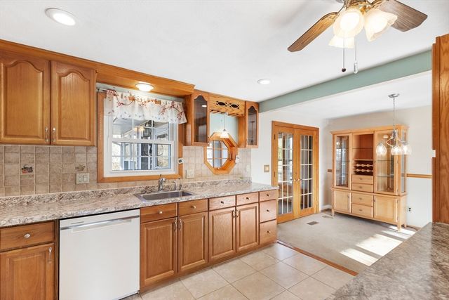 10 Paulette Dr, Danvers, MA 01923