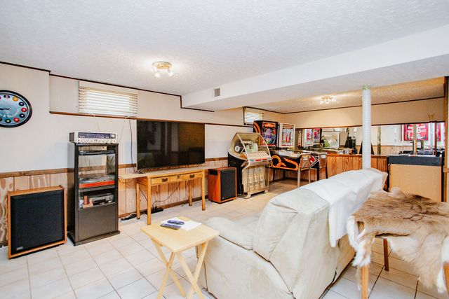 461 E Cherry Hill Drive, Addison, IL 60101