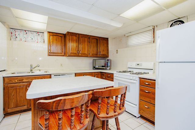 461 E Cherry Hill Drive, Addison, IL 60101