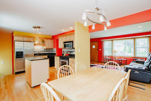 461 E Cherry Hill Drive, Addison, IL 60101