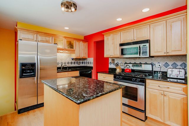 461 E Cherry Hill Drive, Addison, IL 60101