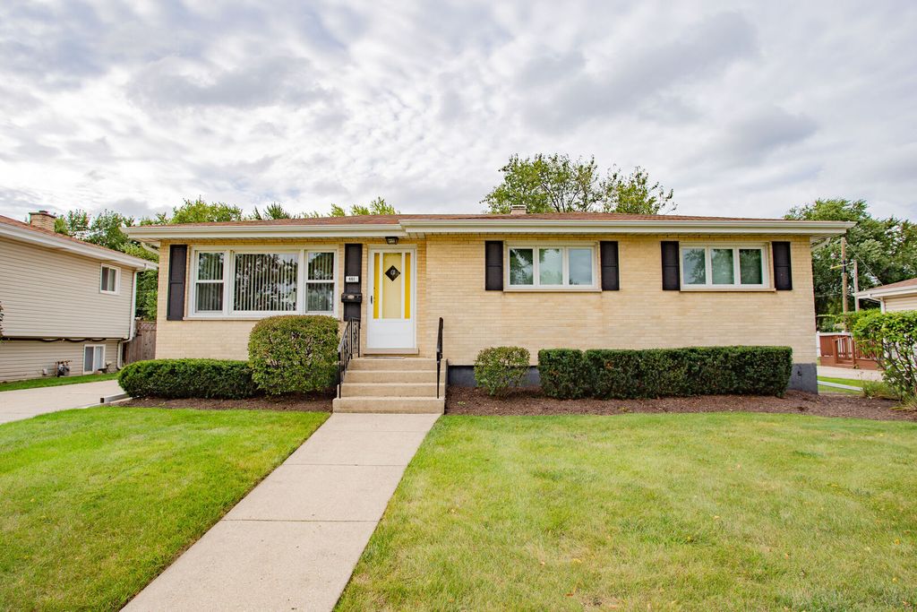 461 E Cherry Hill Drive, Addison, IL 60101