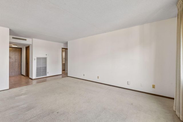 7200 York Avenue S 103, Edina, MN 55435