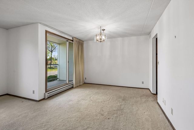 7200 York Avenue S 103, Edina, MN 55435