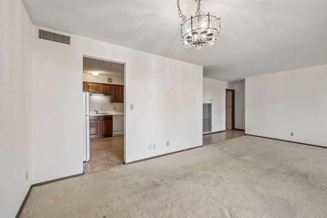 7200 York Avenue S 103, Edina, MN 55435
