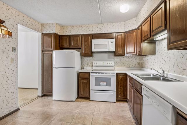 7200 York Avenue S 103, Edina, MN 55435