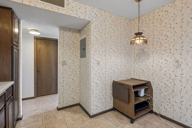 7200 York Avenue S 103, Edina, MN 55435