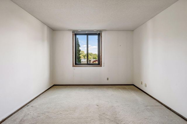 7200 York Avenue S 103, Edina, MN 55435