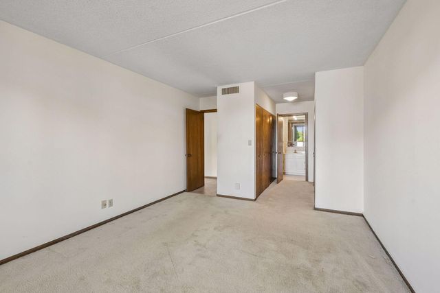 7200 York Avenue S 103, Edina, MN 55435