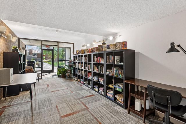 7200 York Avenue S 103, Edina, MN 55435