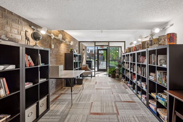 7200 York Avenue S 103, Edina, MN 55435