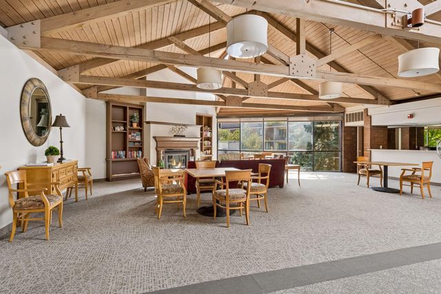 7200 York Avenue S 103, Edina, MN 55435