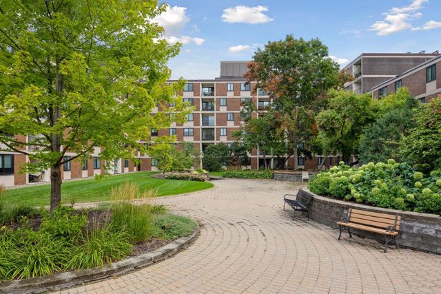 7200 York Avenue S 103, Edina, MN 55435
