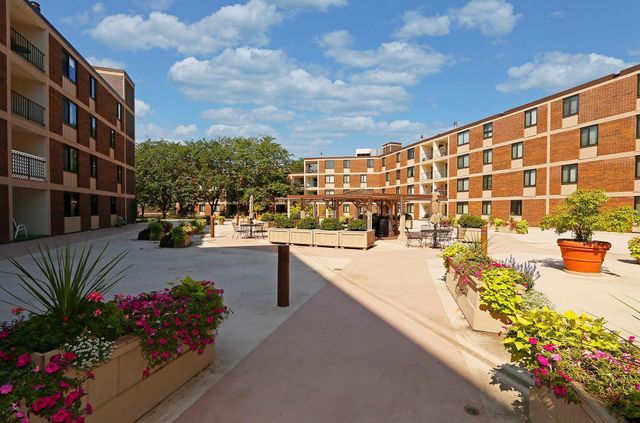 7200 York Avenue S 103, Edina, MN 55435