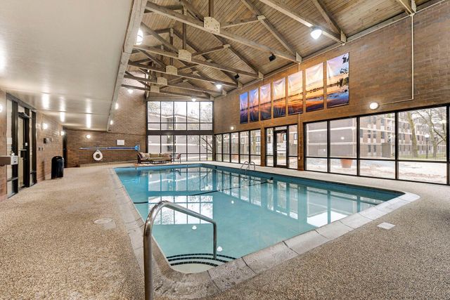 7200 York Avenue S 103, Edina, MN 55435