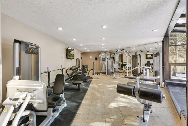 7200 York Avenue S 103, Edina, MN 55435
