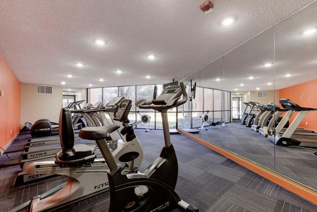 7200 York Avenue S 103, Edina, MN 55435